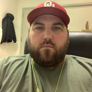 Meet your Posher, Dustin